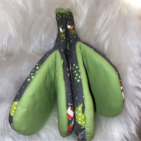 NEW Merry Every Thing CHRISTMAS HOLIDAY Set Of 2 Mini MITTS Non-slip easy Grip - Picture 4 of 6